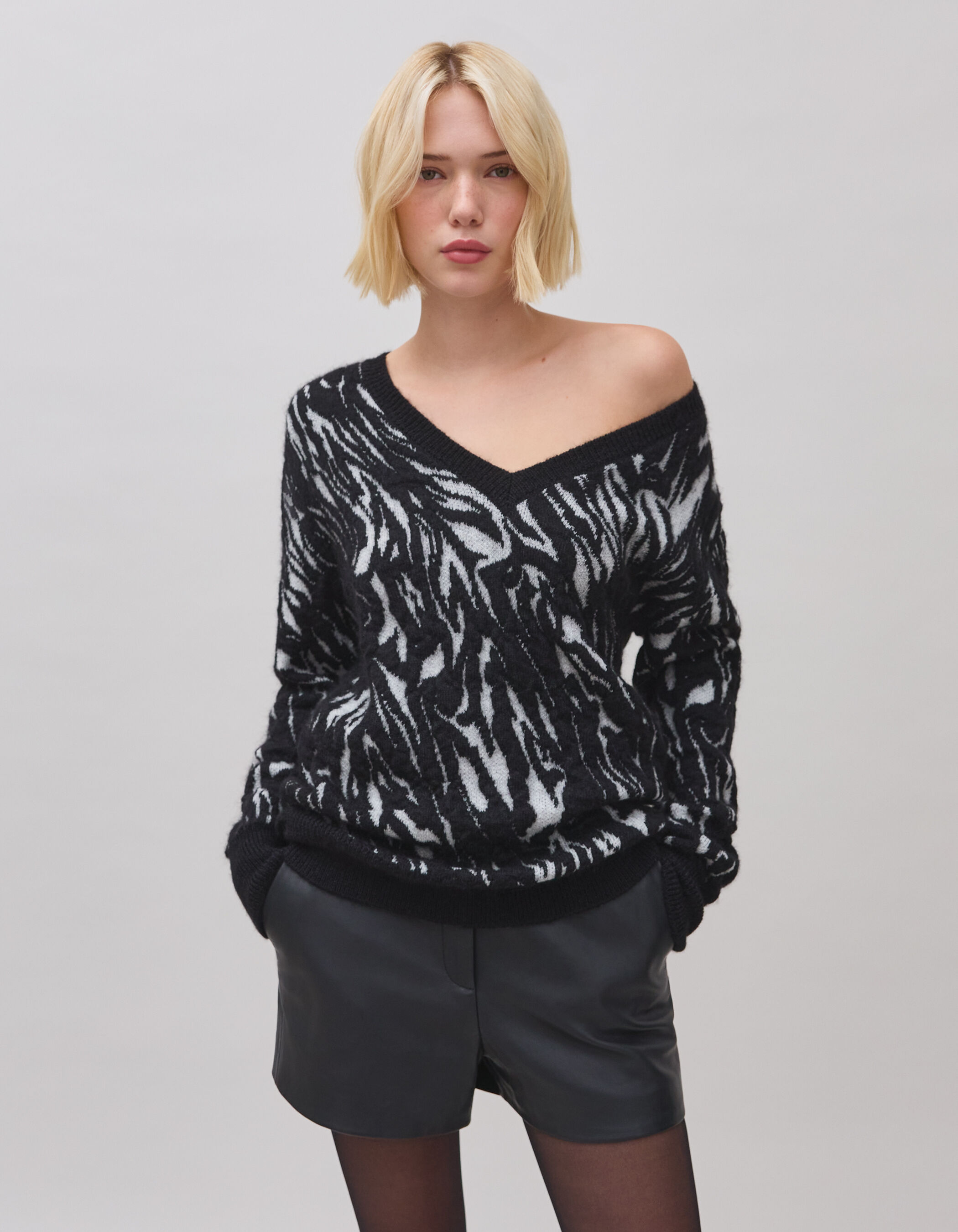 Pull noir tricot jacquard motif zebre Femme IKKS