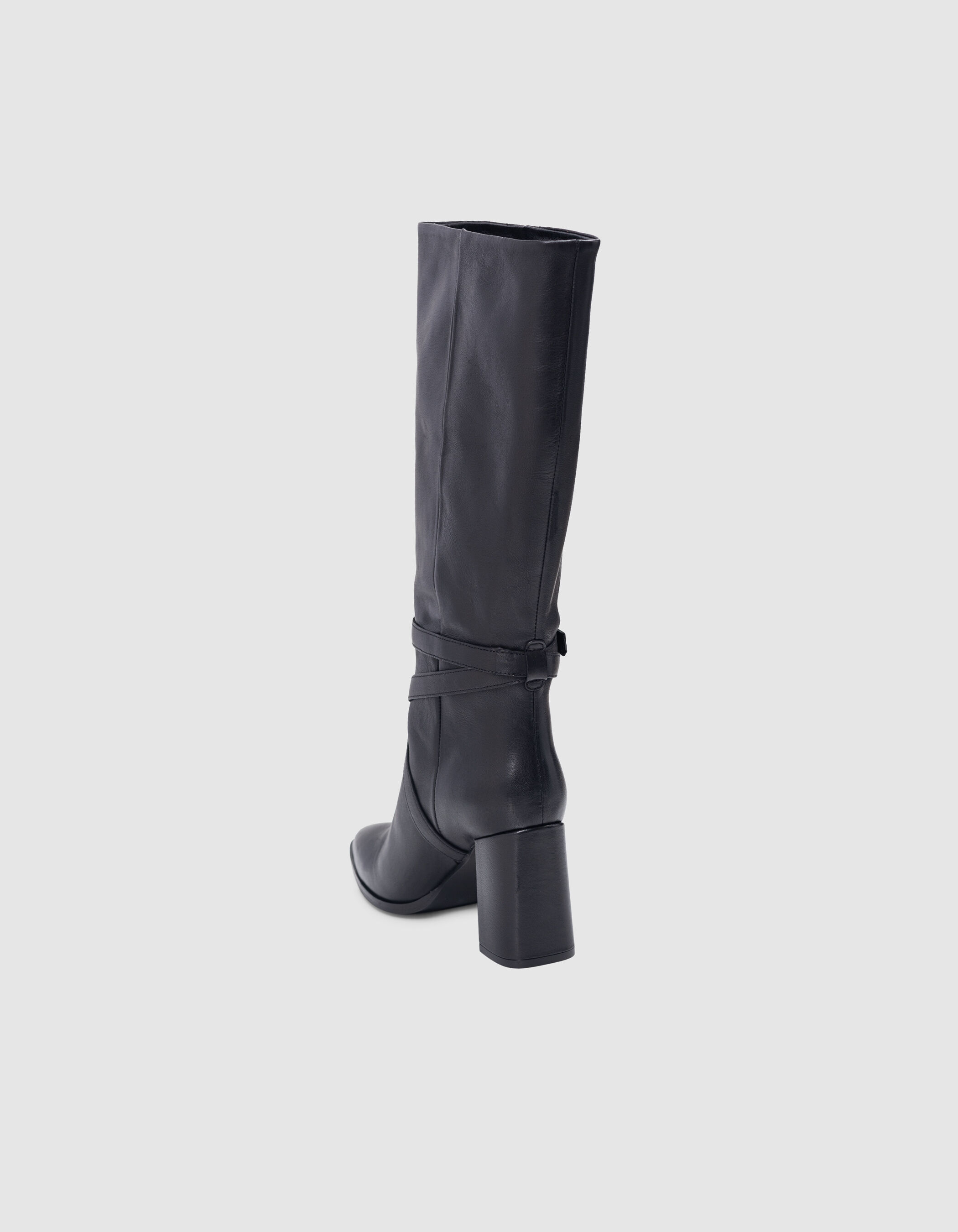 Bottes noires cuir a talon brides croisees Femme IKKS