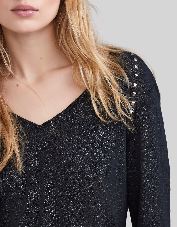 Camiseta negra de lino foil detalles remaches joya mujer-3