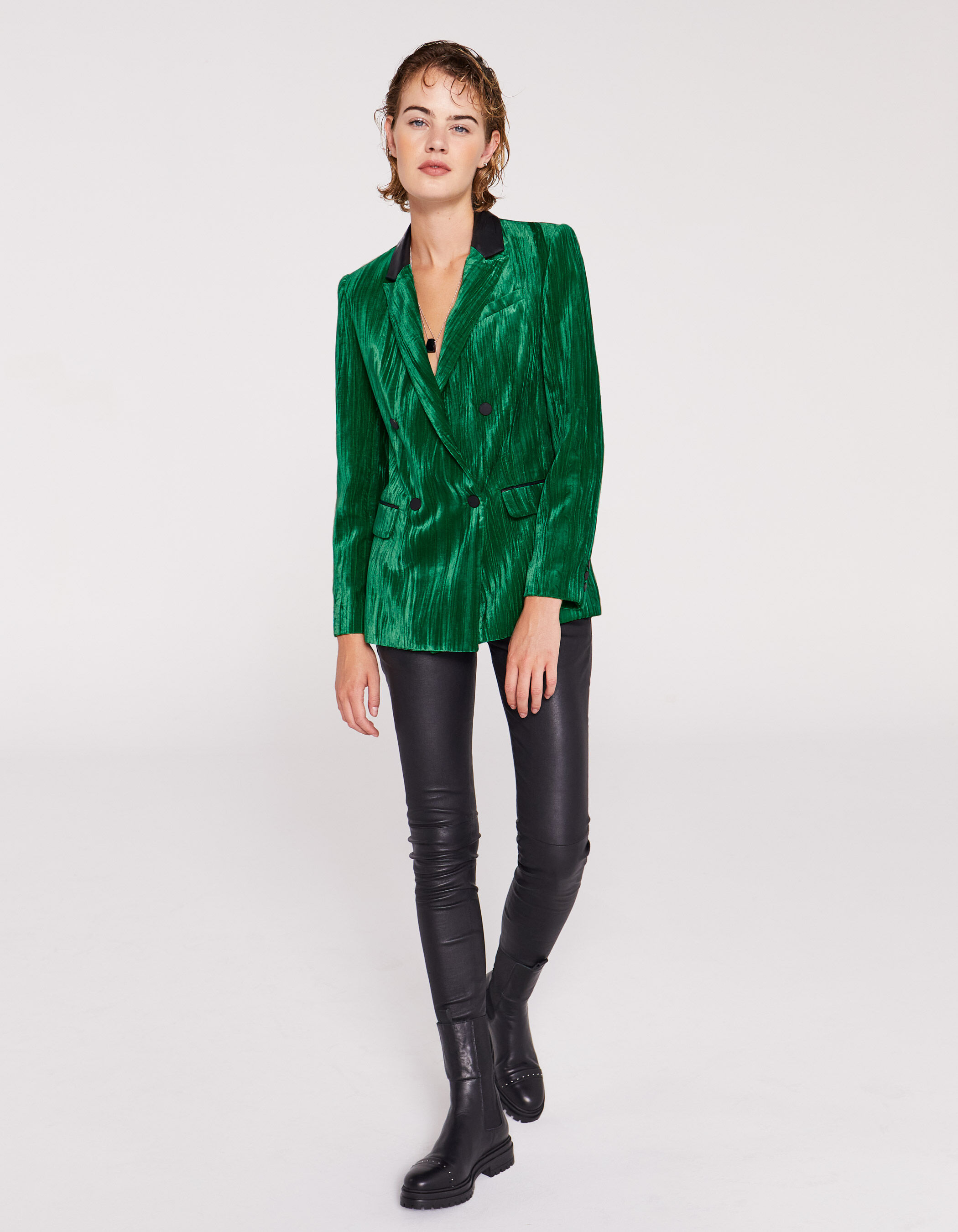Veste en velours froisse vert col en matiere enduite femme