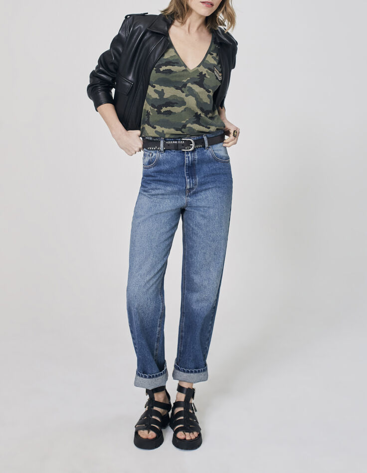 Women’s khaki camouflage T-shirt with badge-1