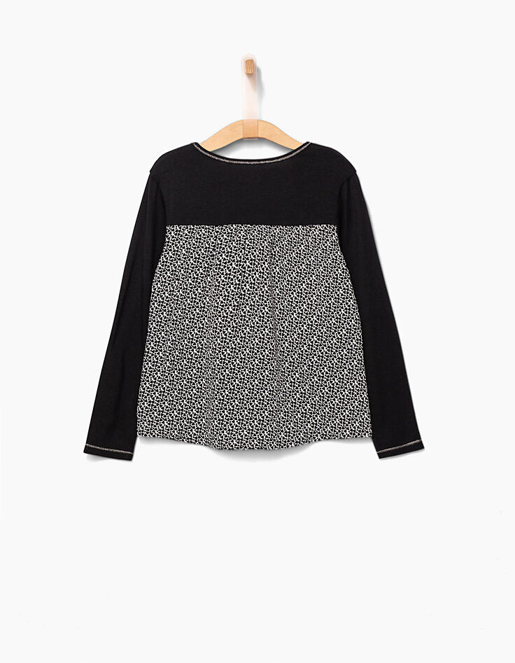 Camiseta negra detrás estampado corazones niña-3