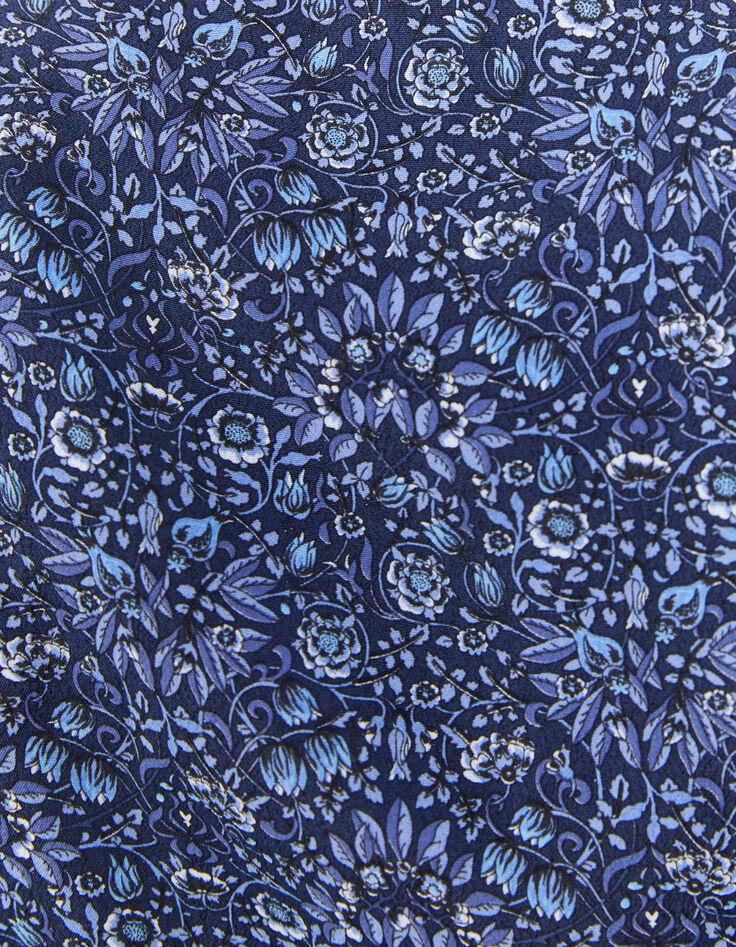 Top azul marino flores azules lazos delante mujer-6
