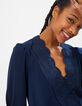 Top bleu marine à encolure V en broderie anglaise I.Code-5