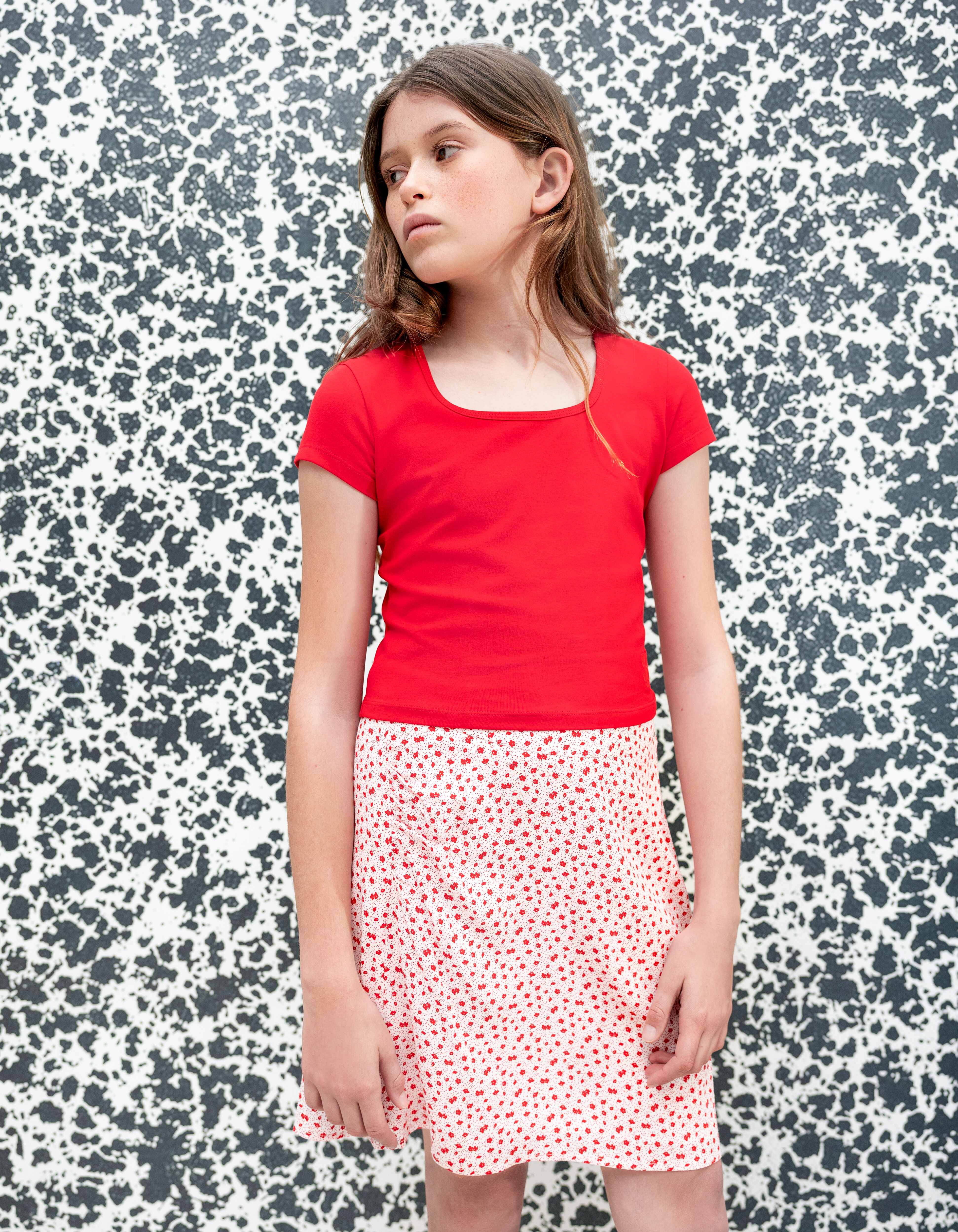 Jupe courte ecrue LENZING ECOVERO fleurs rouges fille IKKS