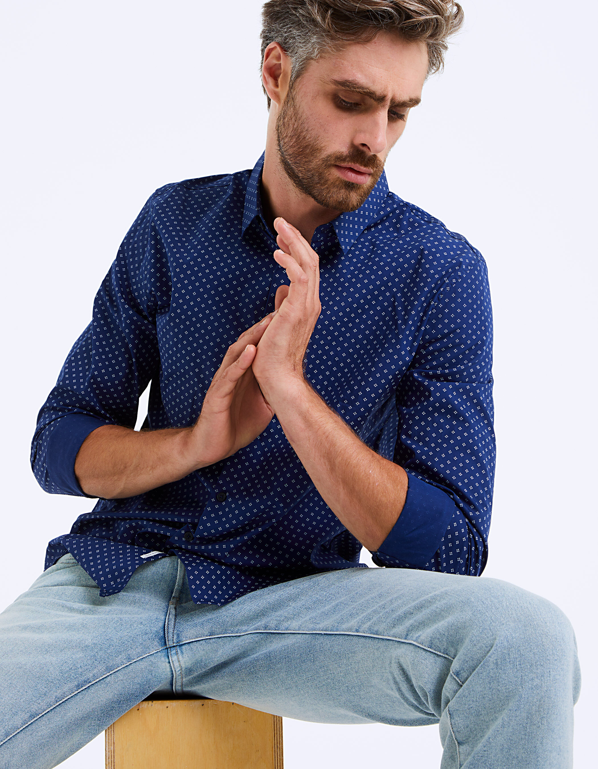 Vestir best sale minimalista hombre