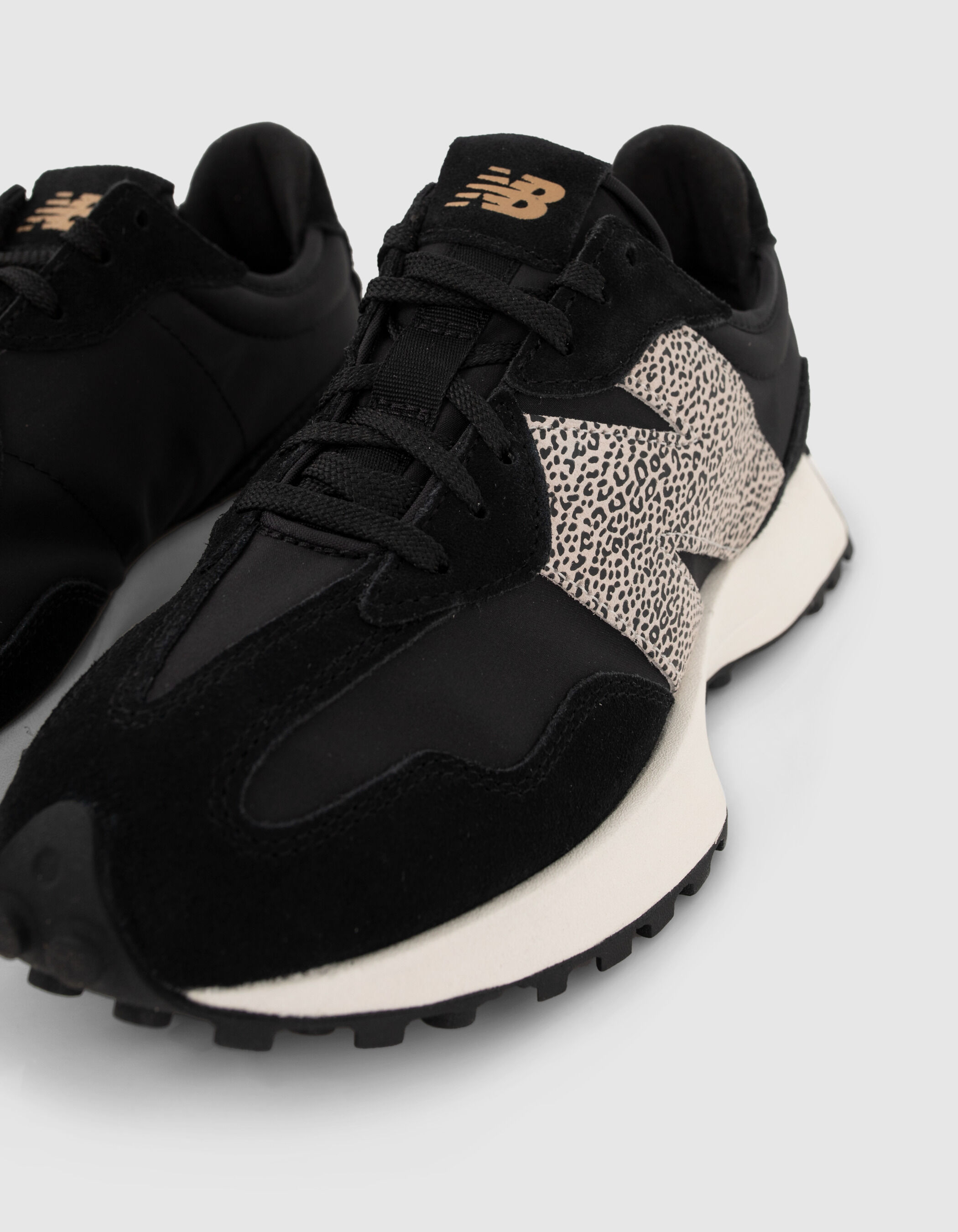 New balance noir et or femme deals