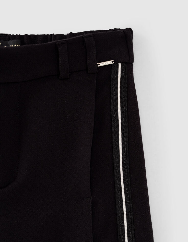 Pantalón negro ancho con pliegue y tiras laterales niña-4 Pantalón negro ancho con pliegue y tiras laterales niña-4
