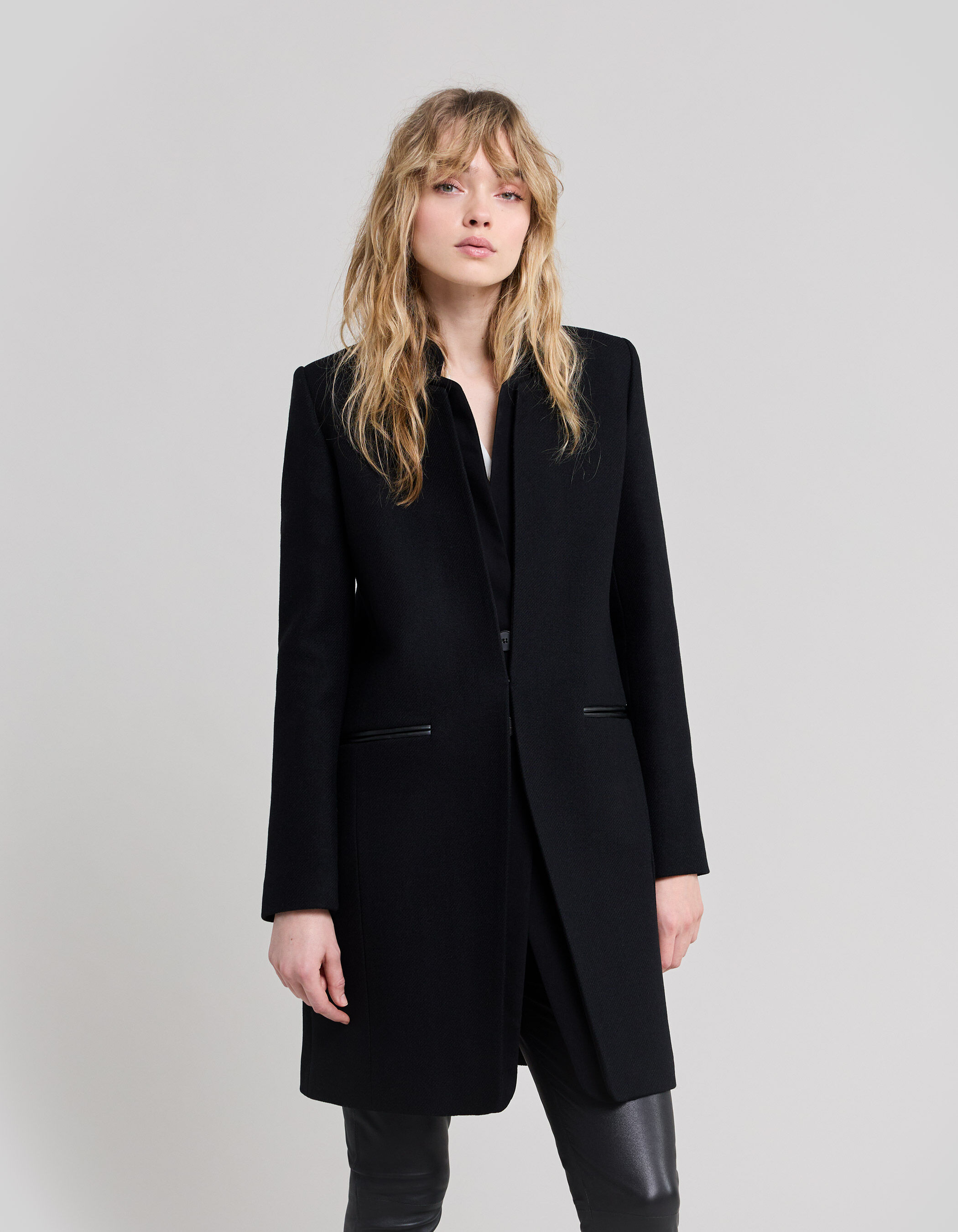 Manteau mi long noir double col enduit femme