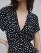 Schwarzes LENZING&trade; ECOVERO&trade; Kleid mit Polka-Dot-Print f&uuml;r -4