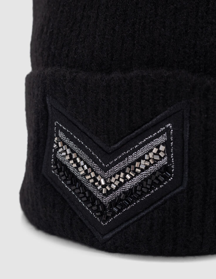 Schwarze Damenstrickm&uuml;tze mit gesticktem Chevron-Muster-4