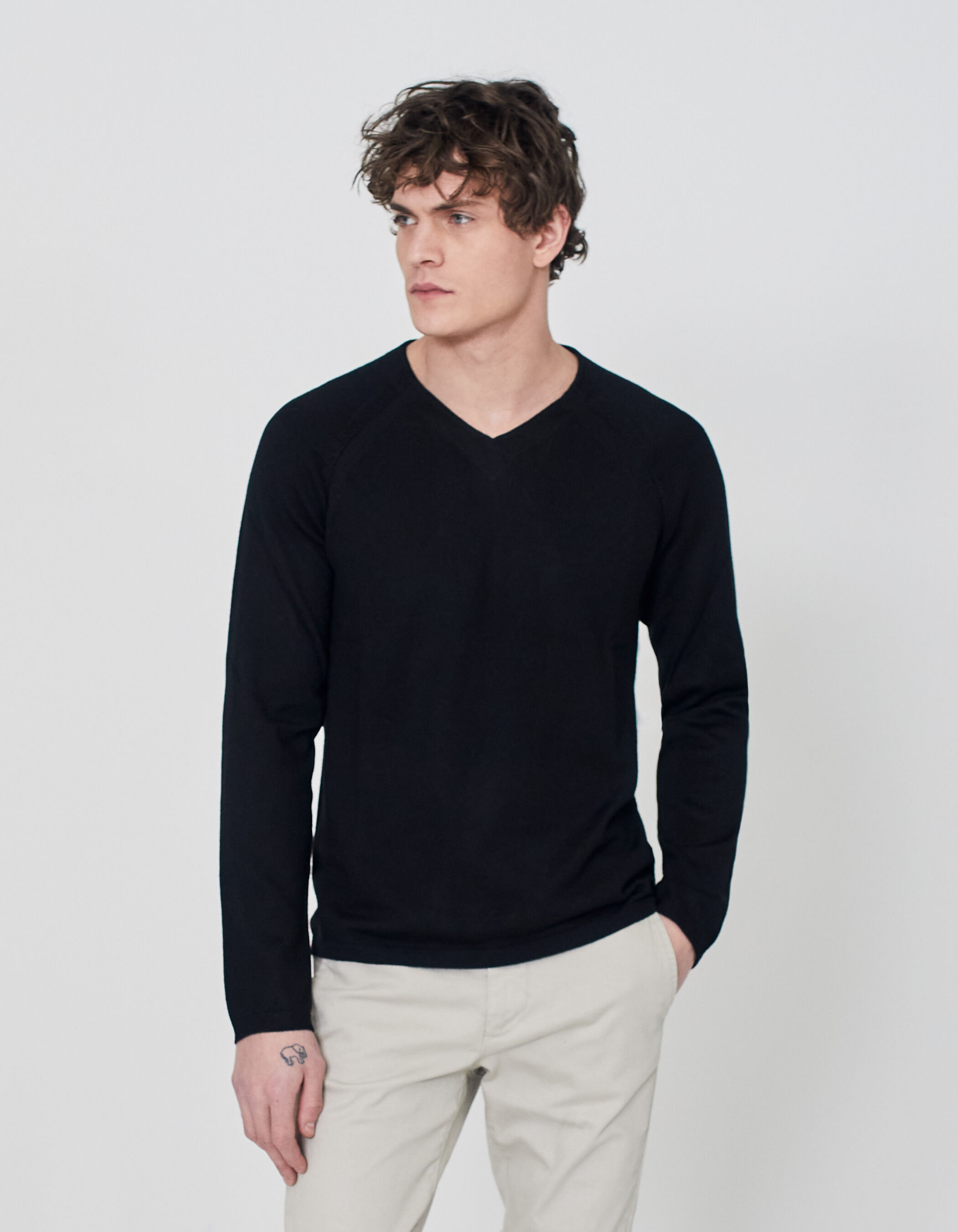 Men s black knit V neck sweater IKKS