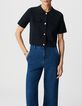 Gebreid kort vest in marineblauw met gegraveerde knopen Dames-4