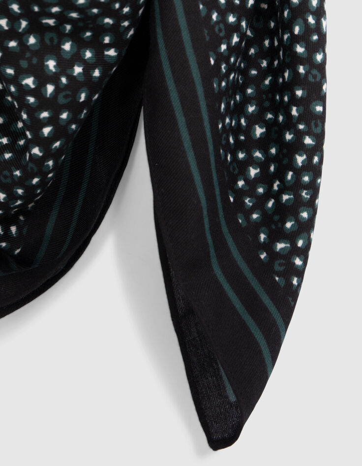 Foulard carr&eacute; noir imprim&eacute; l&eacute;opard vert fille-4