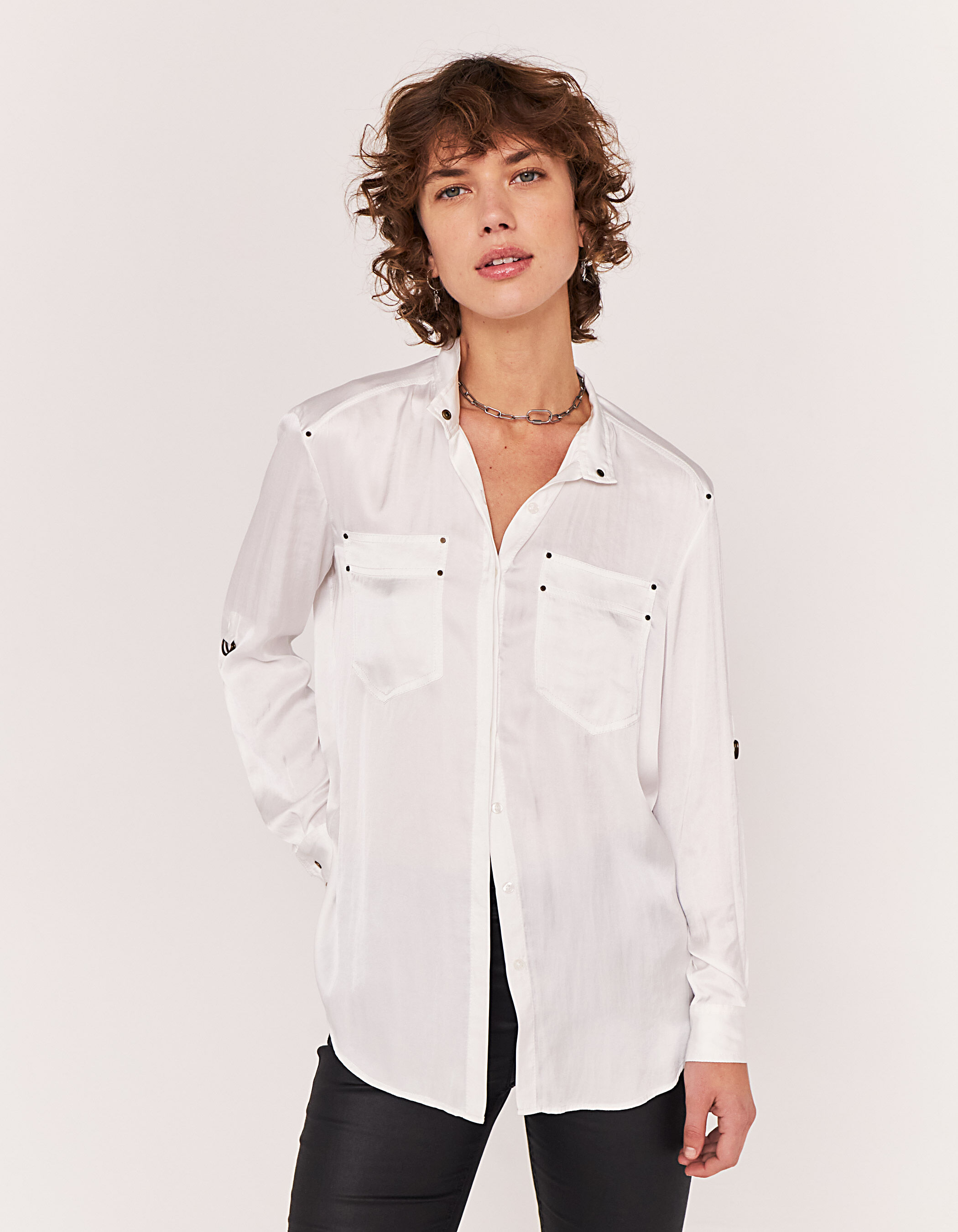 witte blouse met studs