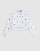 Camisa blanca cropped bordados palmeras niña-3