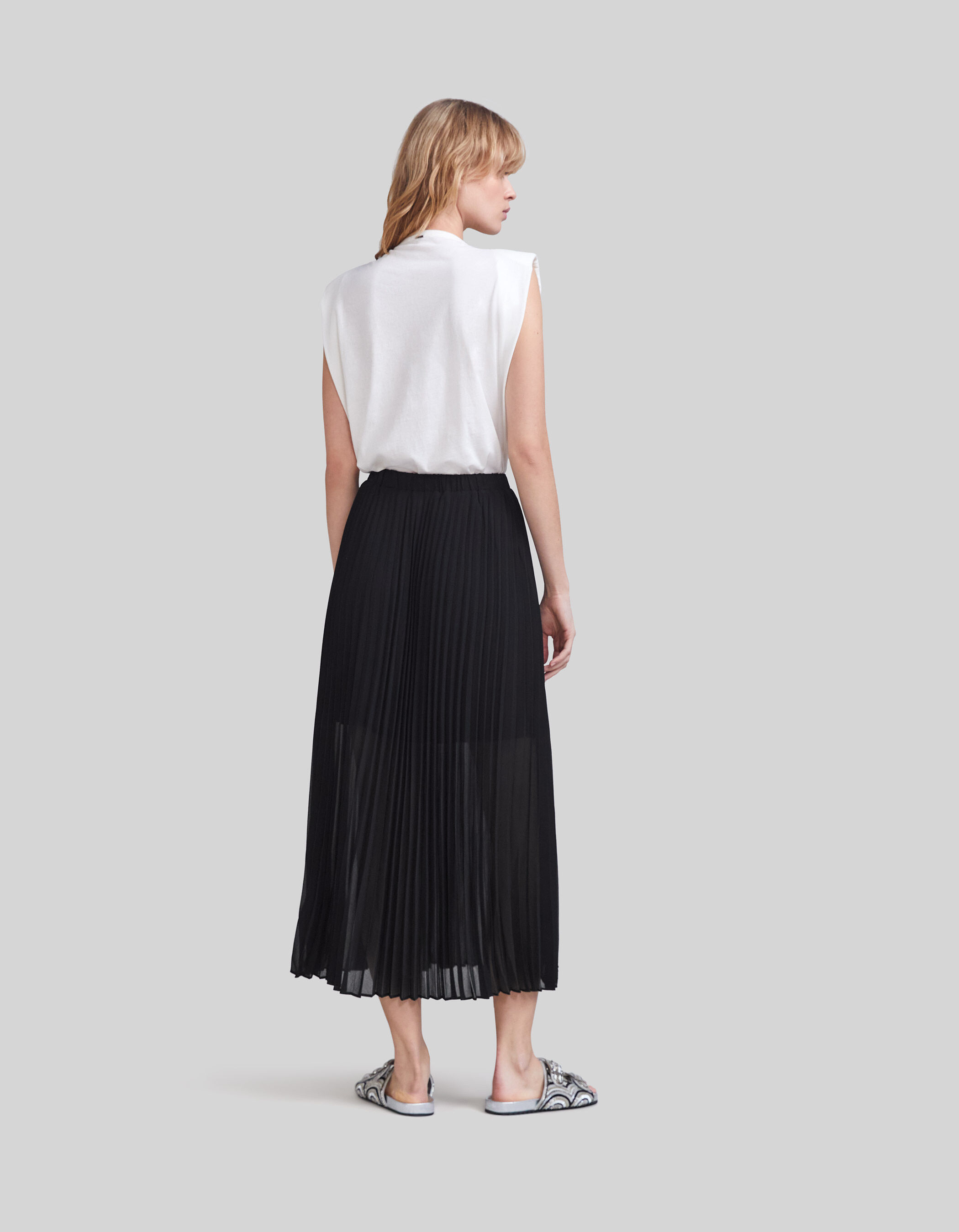 Long pleated skirt