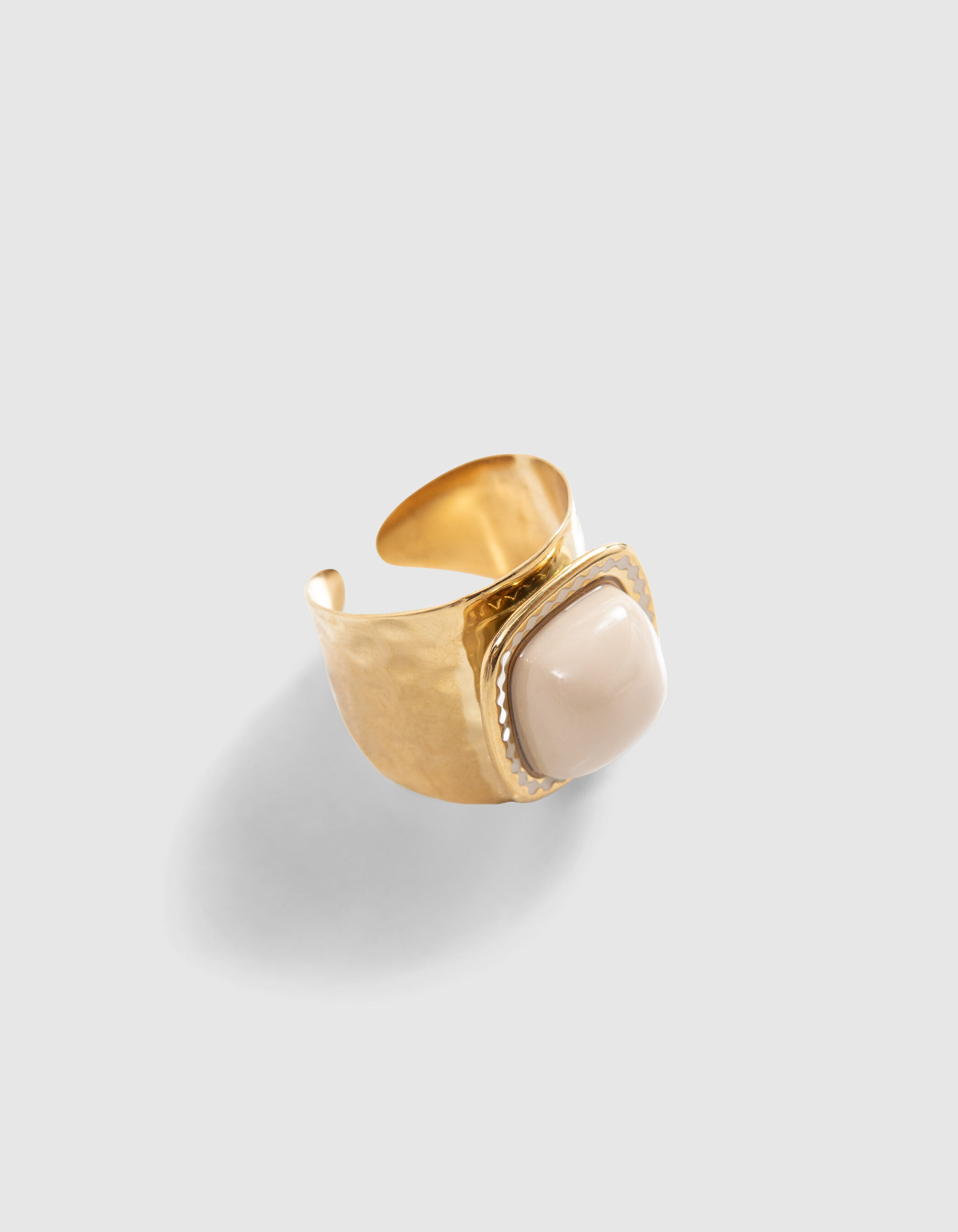 Bague chevali re en m tal jaune et pierre crue Femme