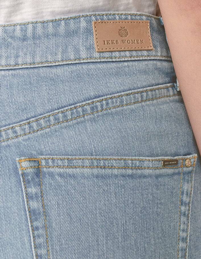 Women’s light blue mid-waist cropped slouchy jeans-5
