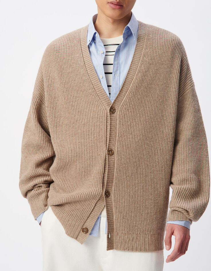 Cardigan beige tricot boutonn&eacute; encolure V Homme-5