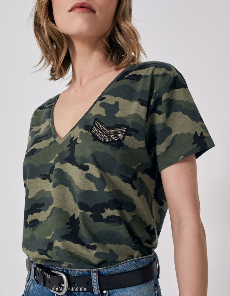 Women’s khaki camouflage T-shirt with badge-2