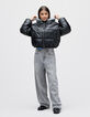 Kurze schwarze Mädchen-Steppjacke mit langen Ärmeln-3