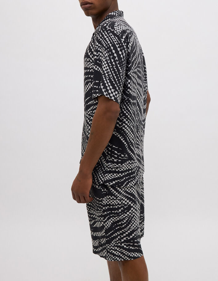 Men’s black Bermuda shorts, checkerboard flag motif - IKKS