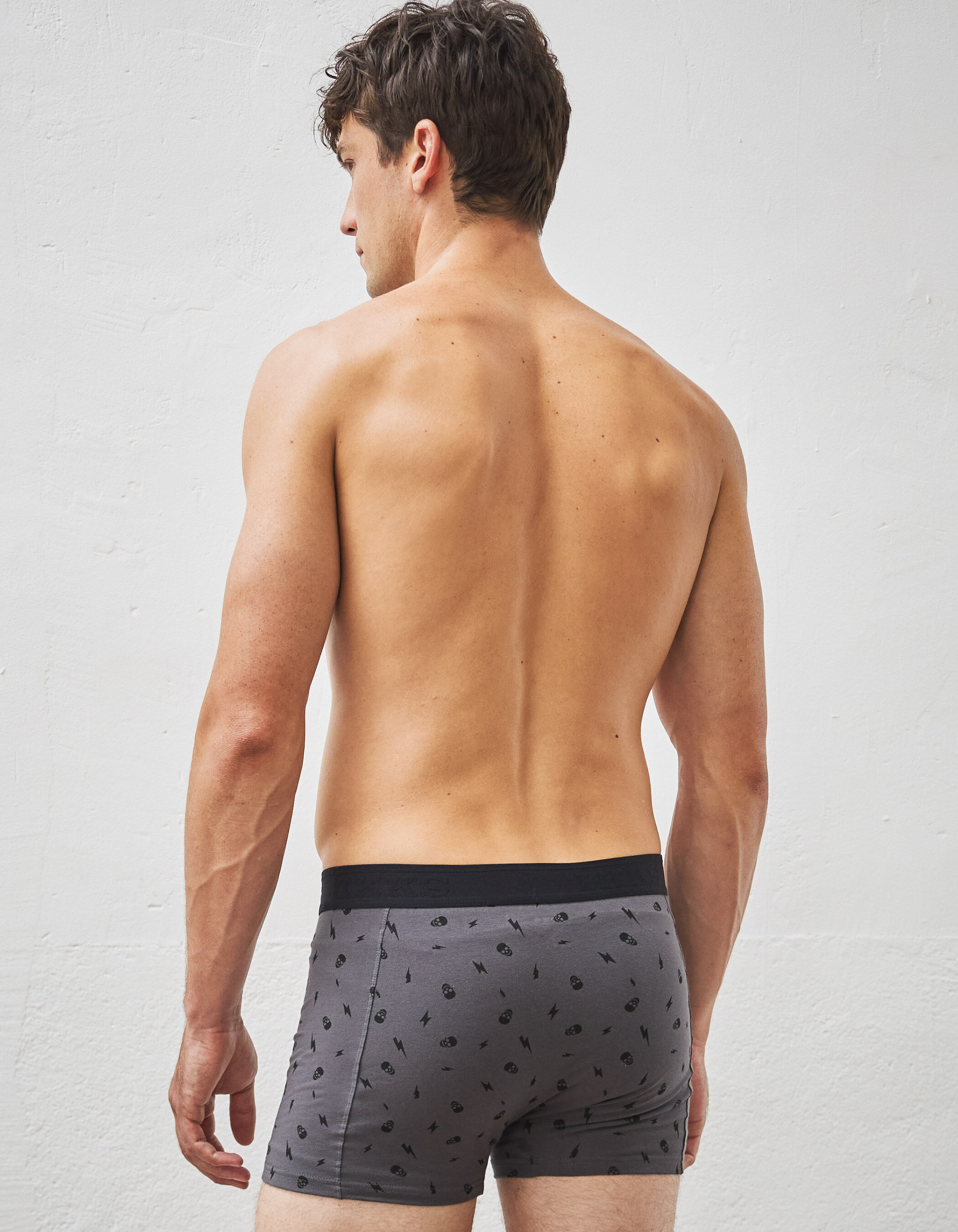 Hombres en boxer gris on sale