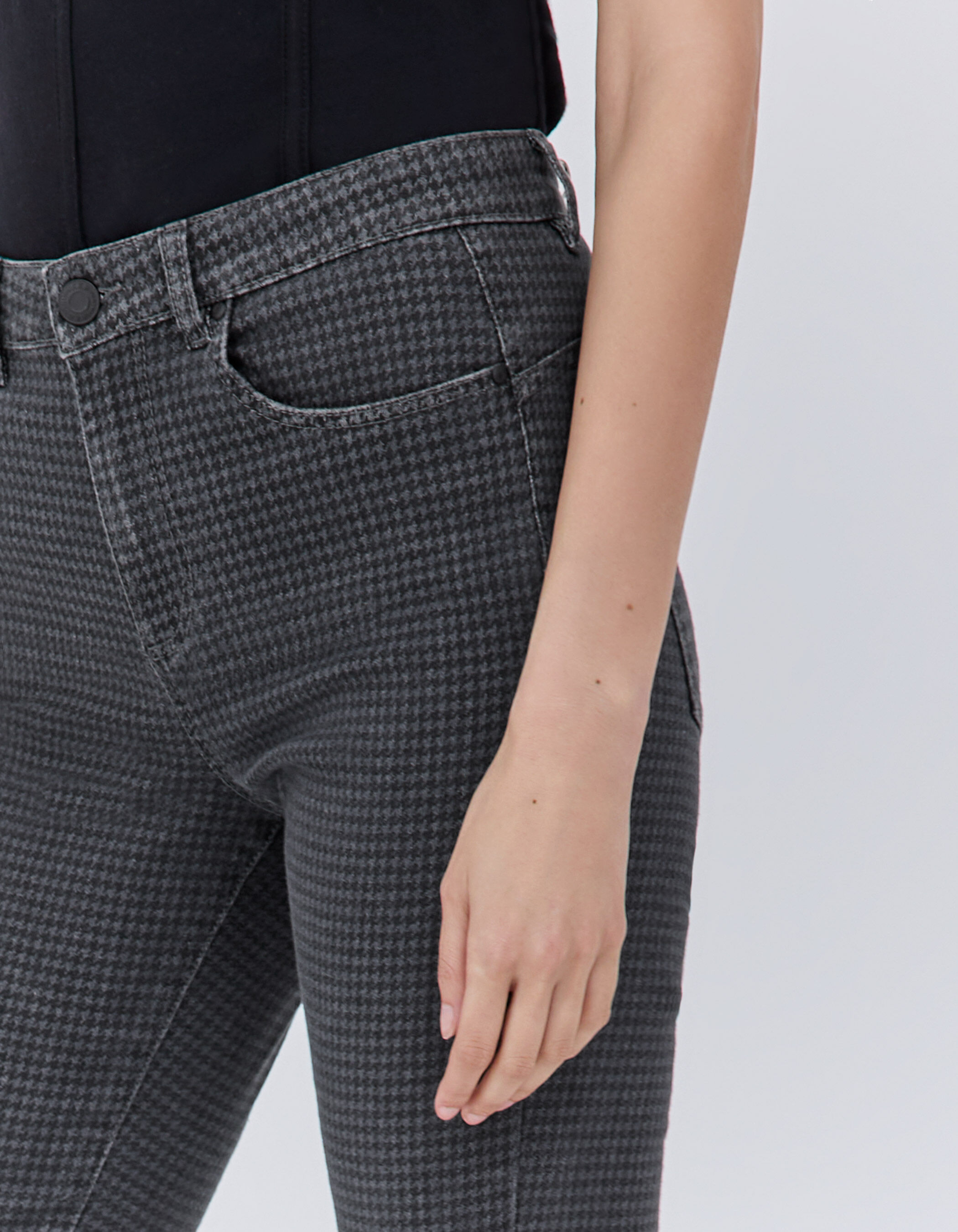 Vaqueros slim grises pata de gallo mujer