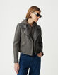 Graue Lederjacke, Bikerstil, Verzierungen-3