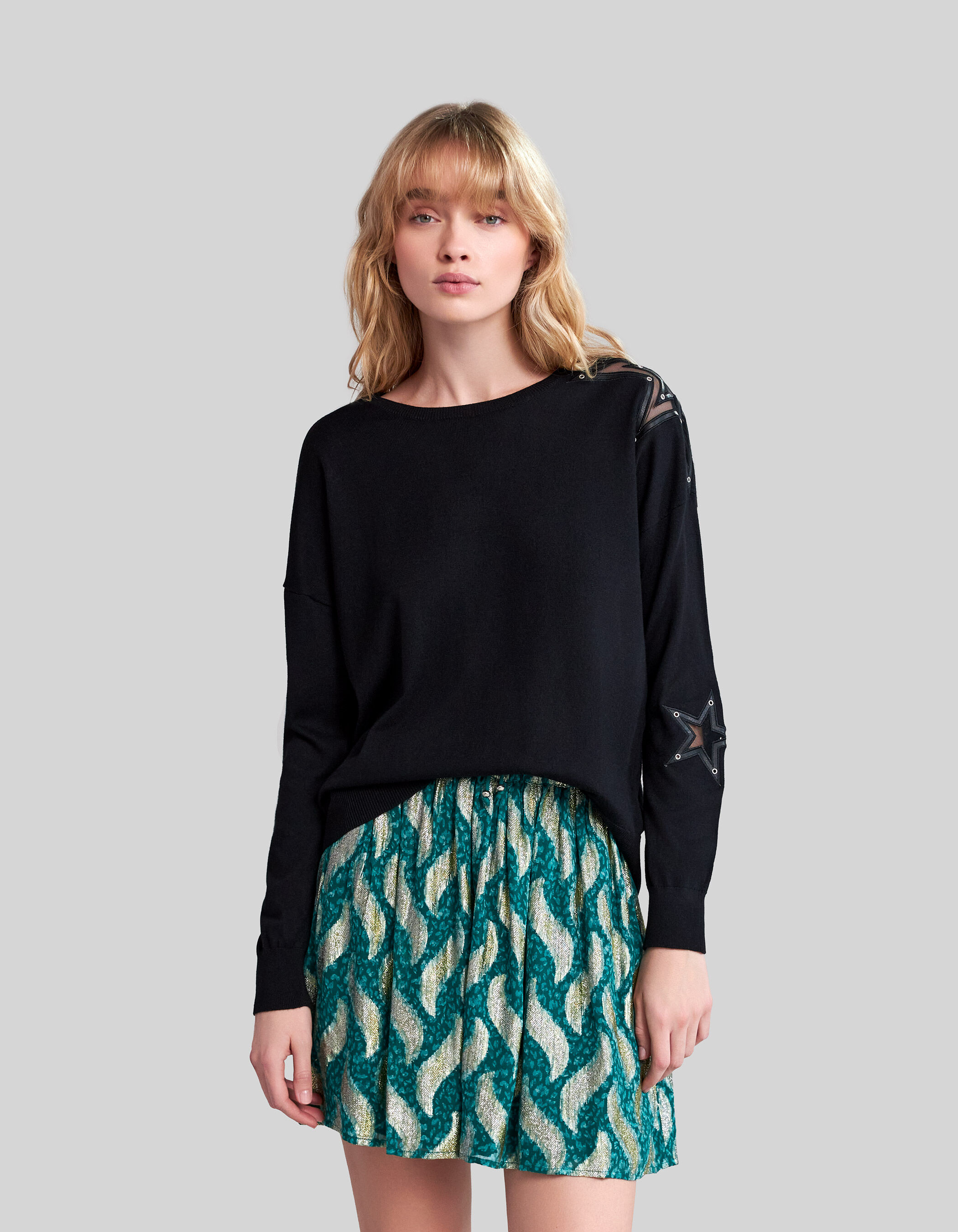 Pull noir tricot decoupes etoiles ajourees Femme IKKS