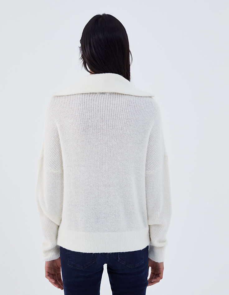 Damenpullover aus Flauschstrick mit Troyerkragen-4