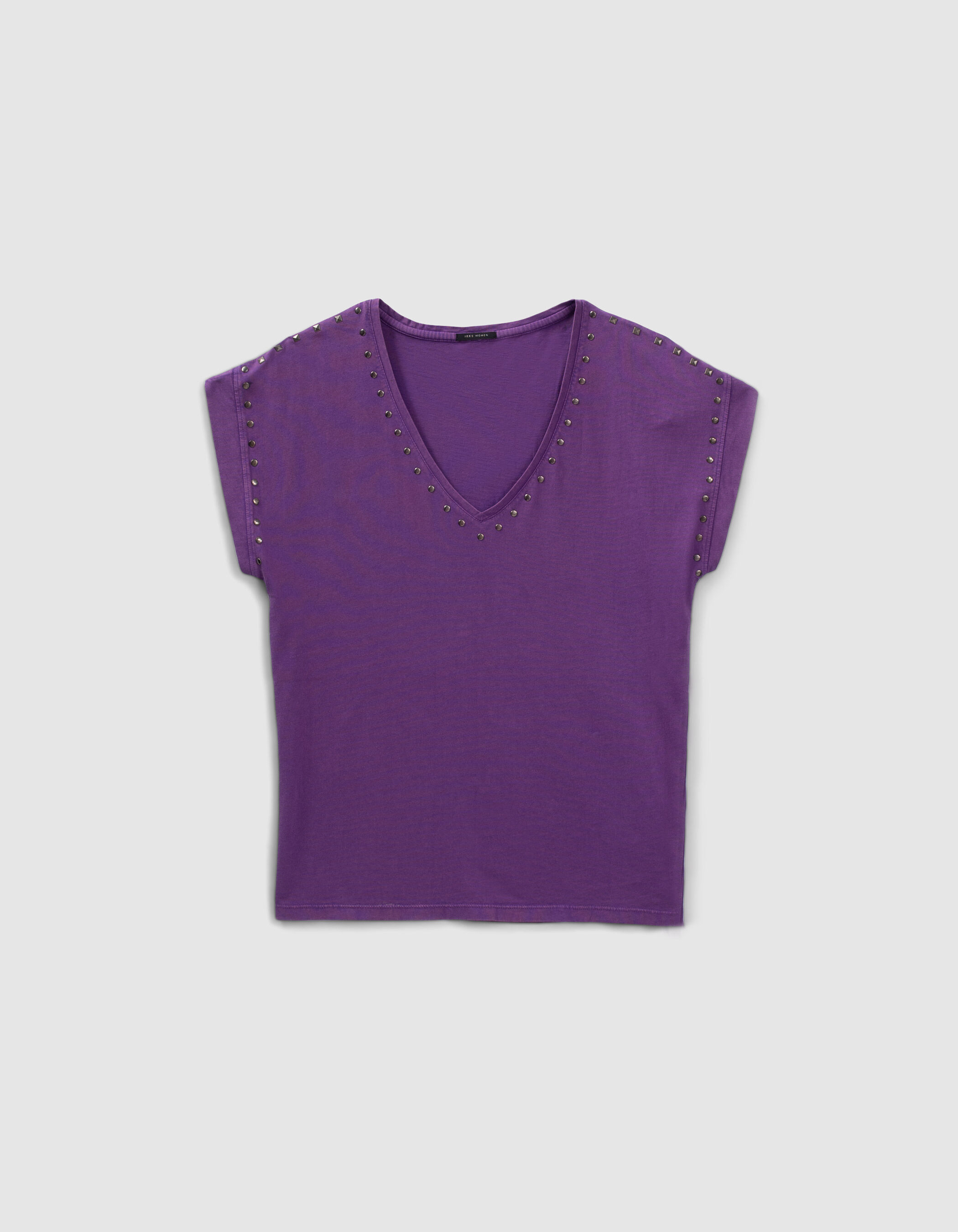 Camiseta violeta acid wash tachuelas mujer