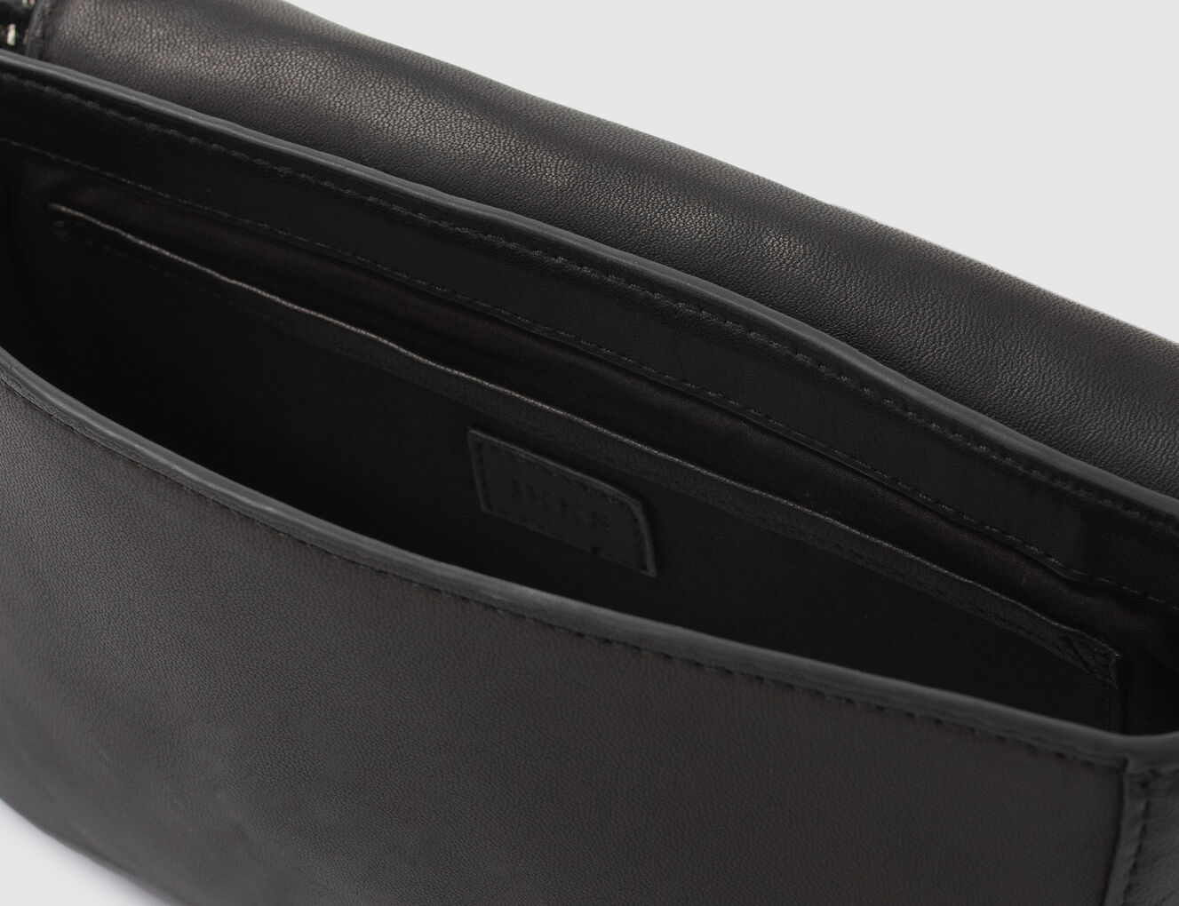 Women’s black Chrome-free lambskin leather Romy 111 bag - IKKS-5