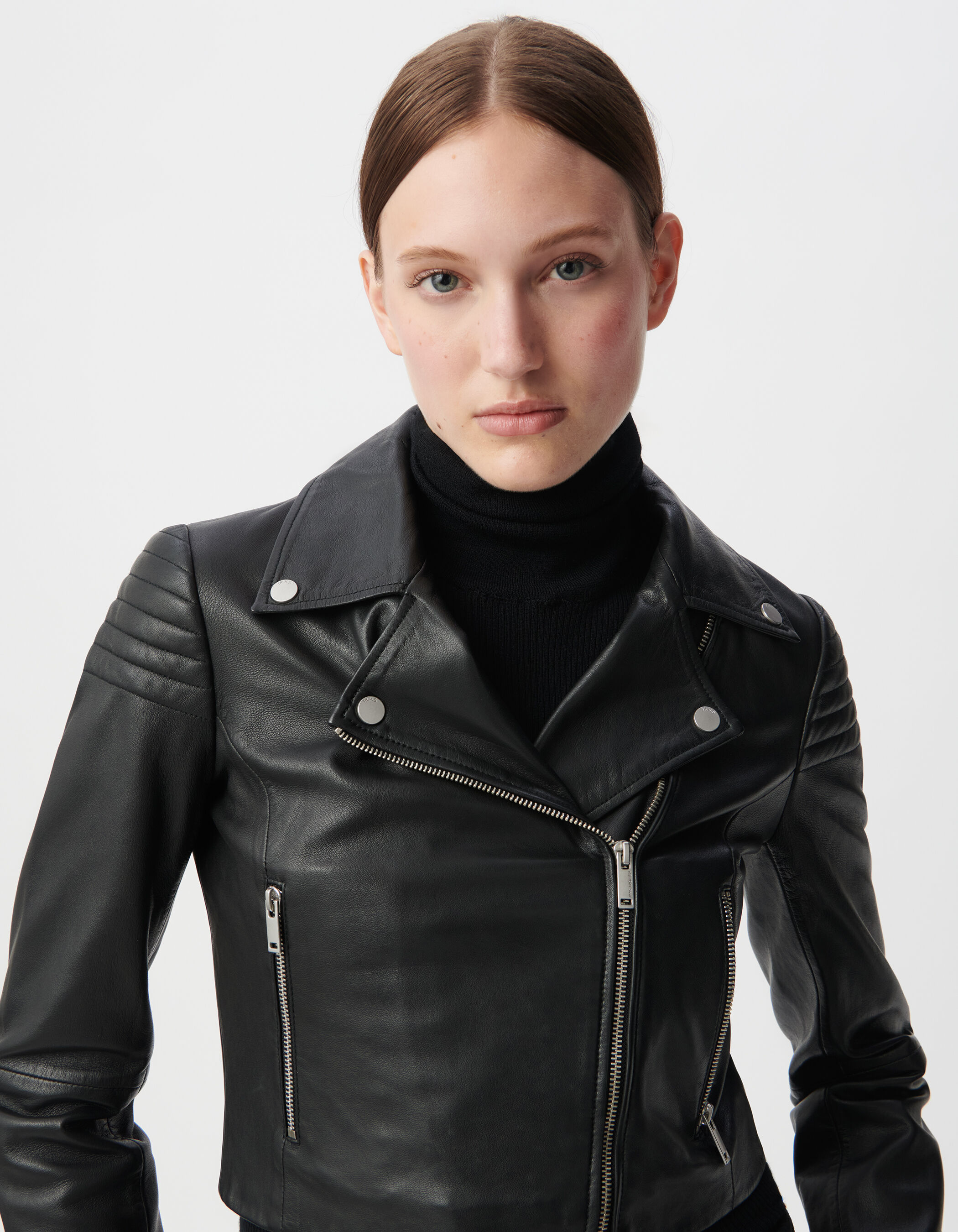 Women s quilted shoulder lambskin leather short jacket IKKS