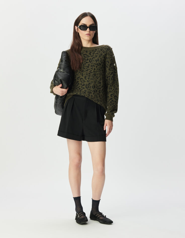 Schwarze Damenledershorts mit Revers-1