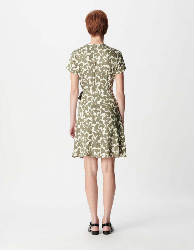 Wikkeljurk in kaki met plantenprint voor dames in de zomer-2