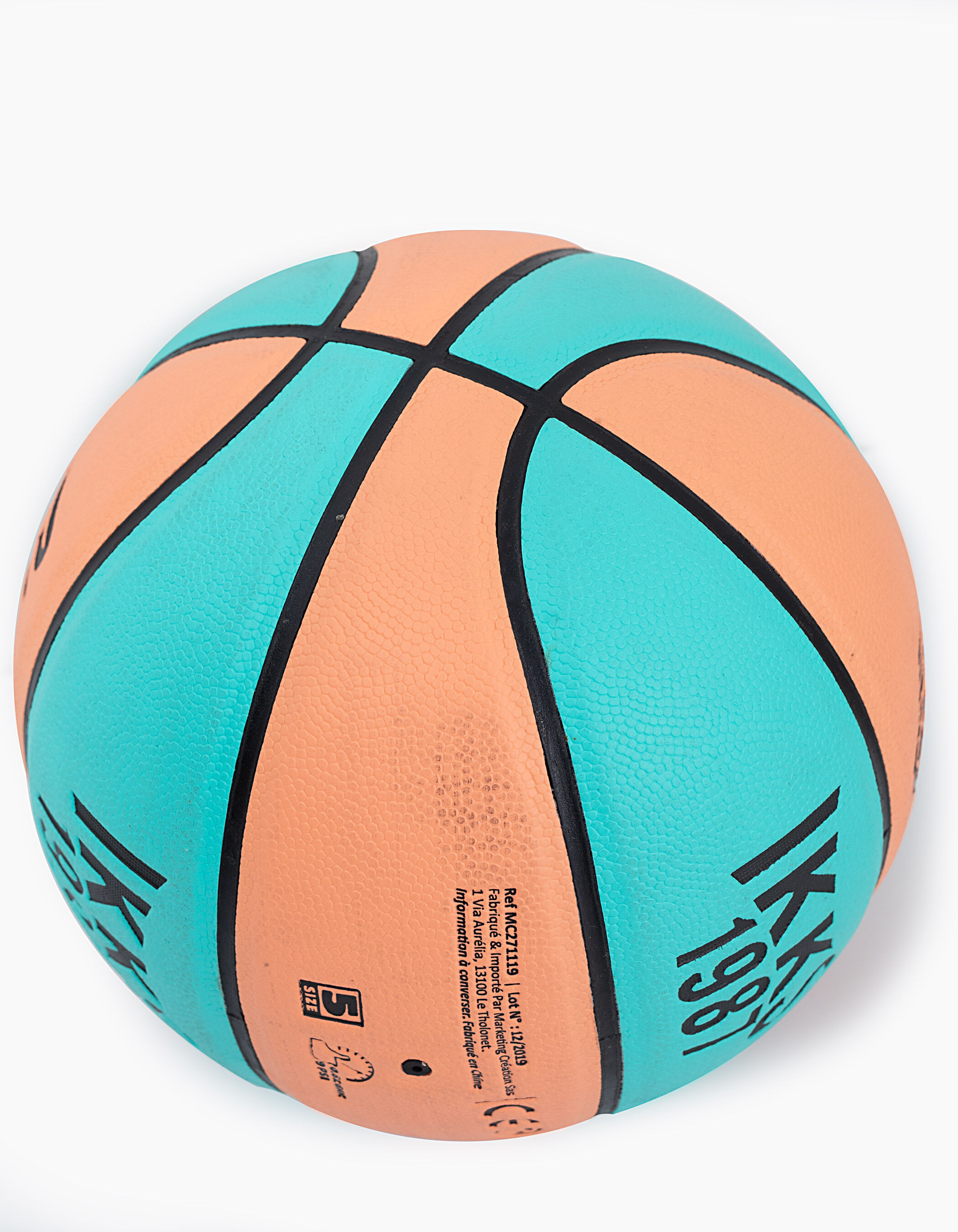 IKKS two tone basketball