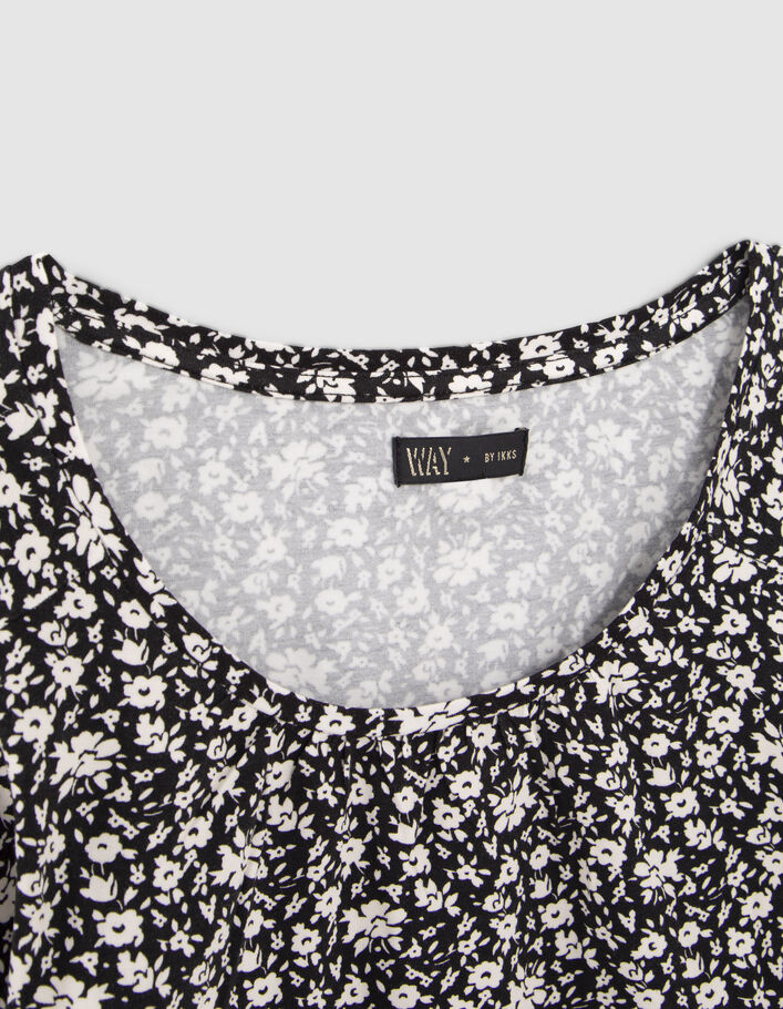 Camiseta cropped negra estampado floral niña-2