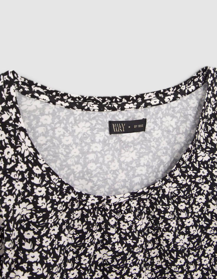 Camiseta cropped negra estampado floral niña-2