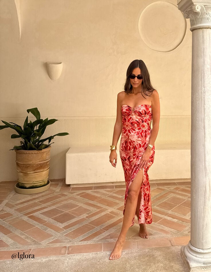 Mujer maxi vestido con espalda descubierta y estampado batik rojo-1