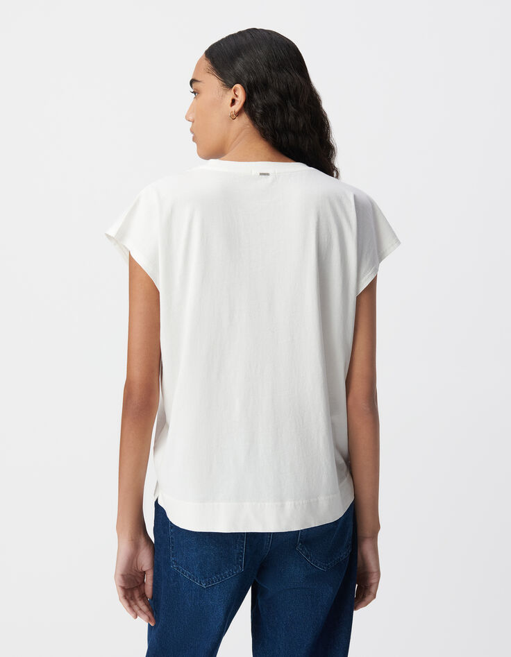 White short-sleeved T-shirt, strawberry image-3 White short-sleeved T-shirt, strawberry image-3
