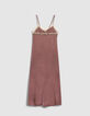 Mujer vestido largo burdeos con detalle de puntilla y tirantes finos-7