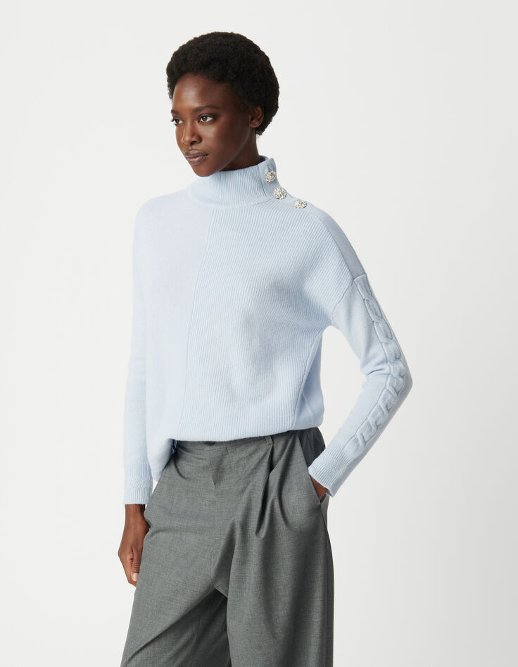 Damen himmelblauer Stehkragen-Strickpullover mit Strasskn&ouml;pfen-2
