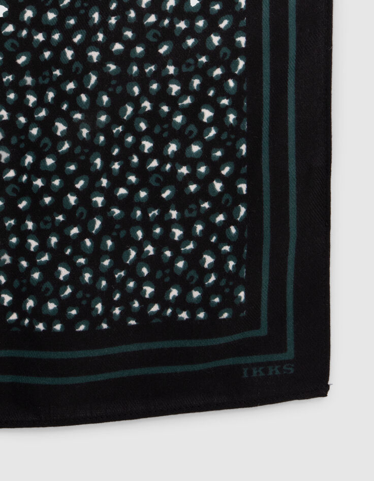 Foulard carr&eacute; noir imprim&eacute; l&eacute;opard vert fille-3