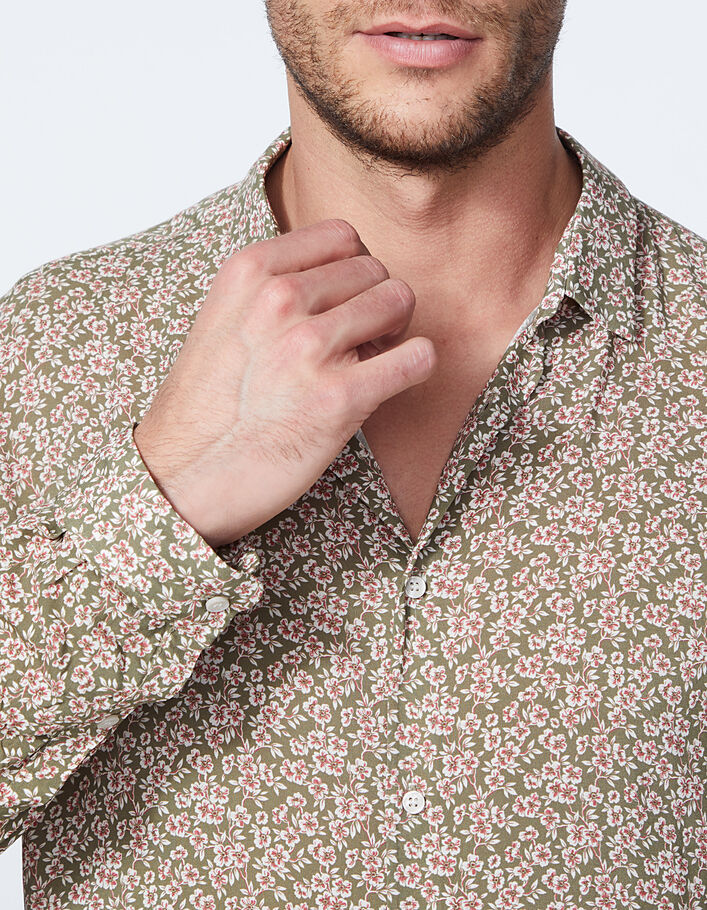 Khaki REGULAR-Herrenhemd mit rosa Blumen - IKKS