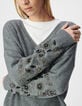 Pull en maille gris chin&eacute; d&eacute;tails bijoux pour femme-5