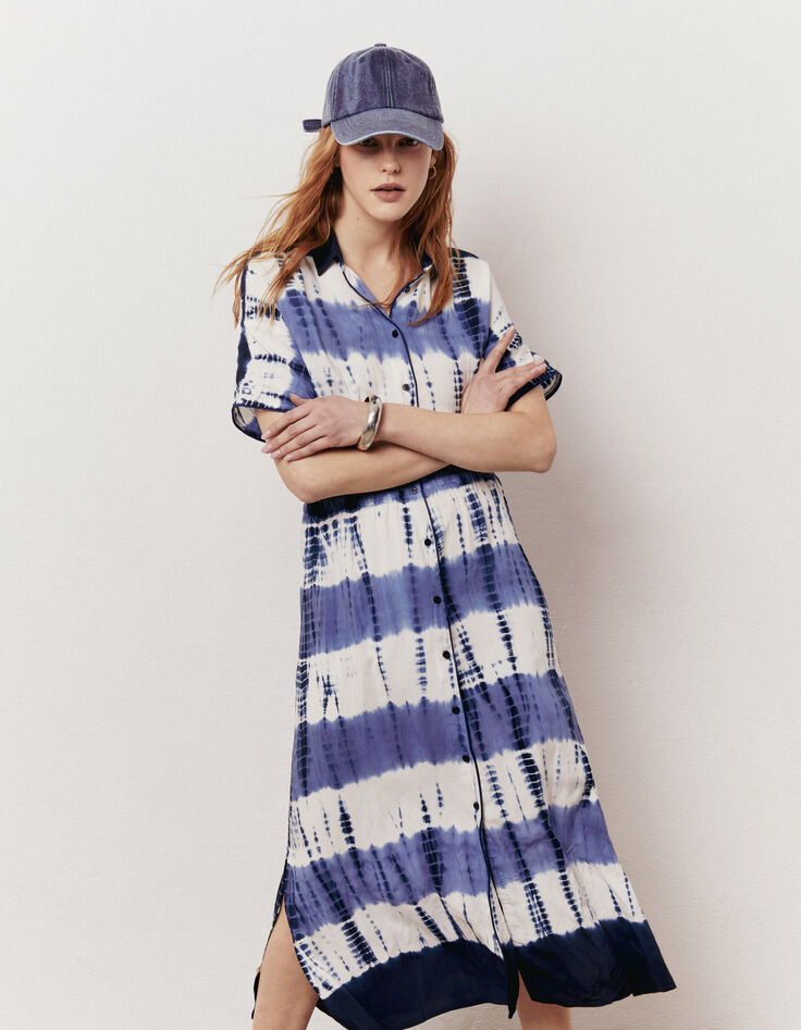 Damenkleid mit Knöpfen vorne und blau-weißem Tie-Dye-3