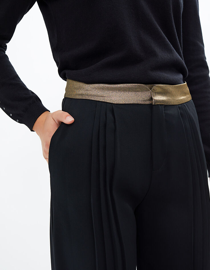 Pantalón negro ancho con pliegues y cinturón dorado I.Code-4