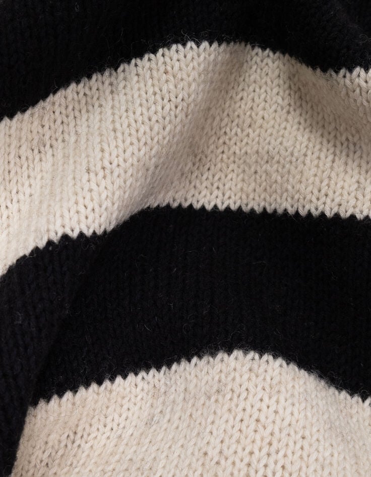 Schwarzer Jungenstrickpullover beigefarbene Streifen-6